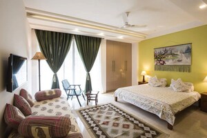 Bedroom in 3 BHK Builder Floor at Defence Colony – for Sale