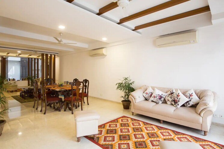 Living Room, defence colony 3 Bedroom 325 Sq.Yd. Builder Floor In Defence Colony Delhi 9729053