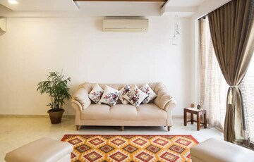 Bedroom in 3 BHK Builder Floor at Defence Colony – for Sale