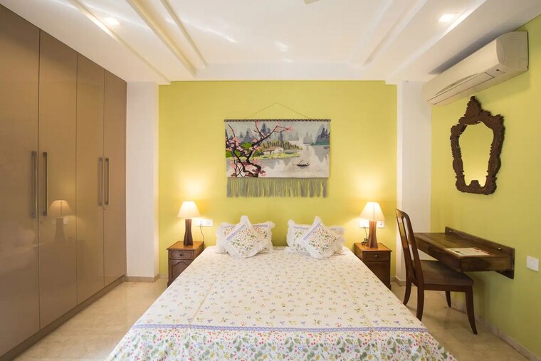Bedroom, defence colony 3 Bedroom 325 Sq.Yd. Builder Floor In Defence Colony Delhi 9729053