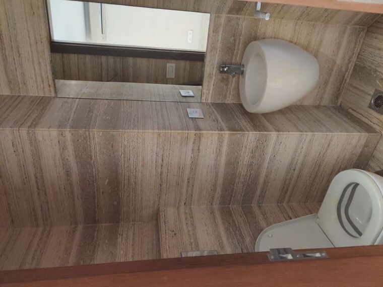 Bathroom, green park extension 4 Bedroom 311 Sq.Yd. Builder Floor In Green Park Extension Delhi 9729065