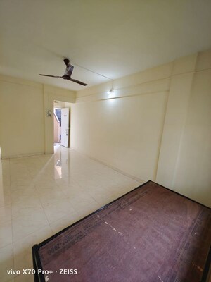 Room in 1 BHK Apartment at Dhanlaxmi Park, Kothrud – for Rent