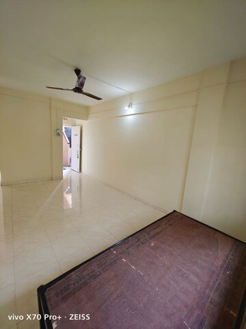 Room in 1 BHK Apartment at Dhanlaxmi Park, Kothrud – for Rent