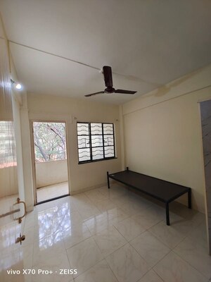 Room in 1 BHK Apartment at Dhanlaxmi Park, Kothrud – for Rent