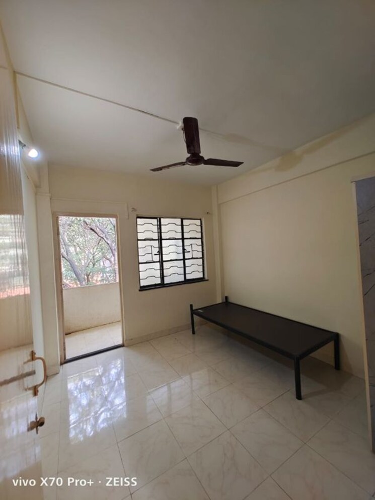 Room, dhanlaxmi-park 1 Bedroom 550 Sq.Ft. Apartment In Kothrud Pune 9729069
