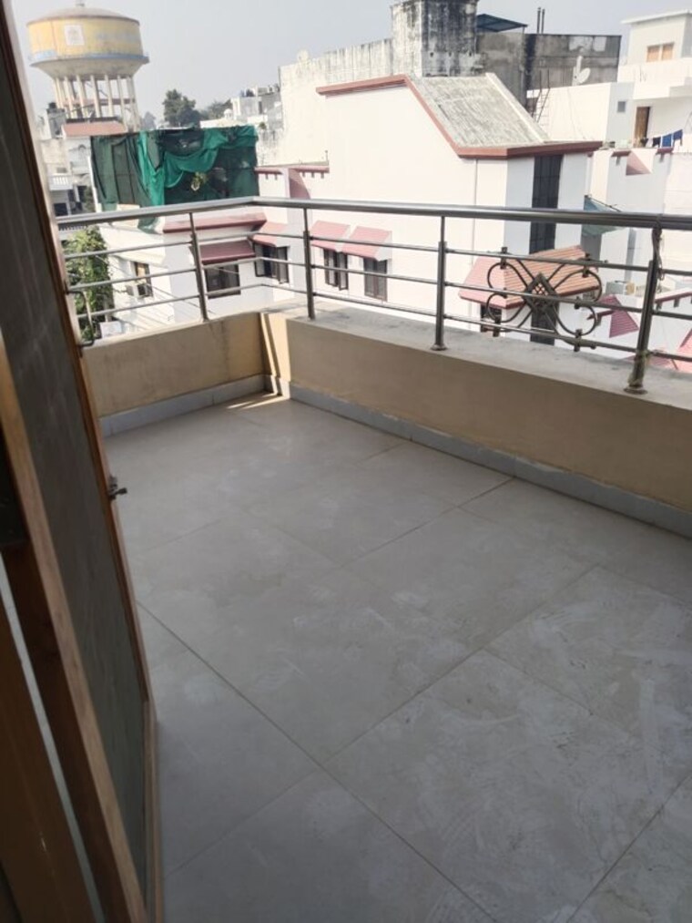 Balcony, gomti nagar 2 Bedroom 1500 Sq.Ft. Builder Floor In Gomti Nagar Lucknow 9729086