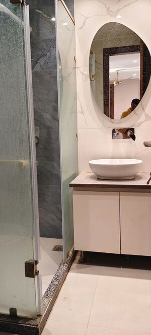 Bathroom in 3 BHK Builder Floor at Sector 15 – for Rent