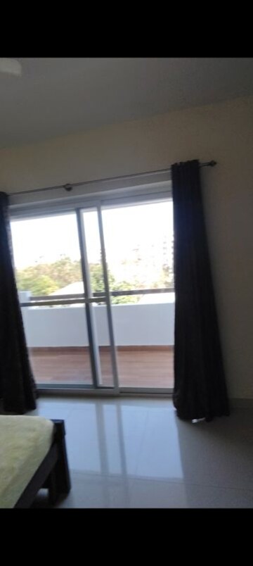 Room in 3 BHK Apartment at Ozone Urbana Aura, Devanahalli – for Rent