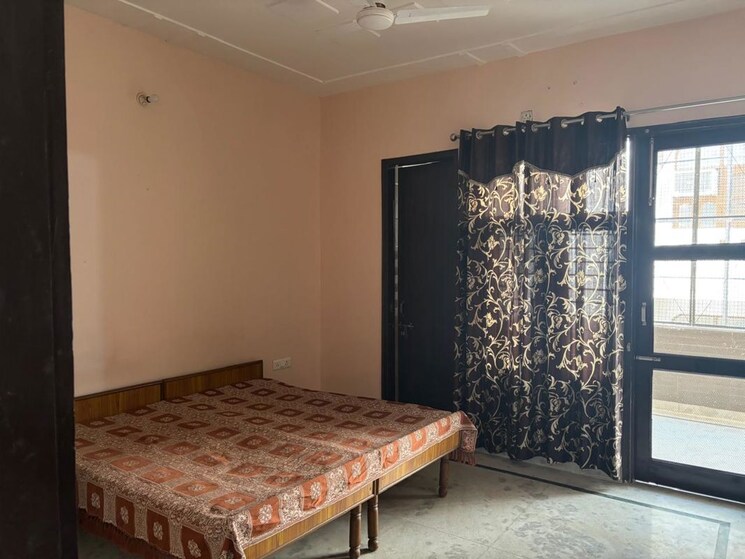 Bedroom, rwa-residential-society-sector-46 2 Bedroom 201 Sq.Yd. Builder Floor In Sector 46 Gurgaon 9729103