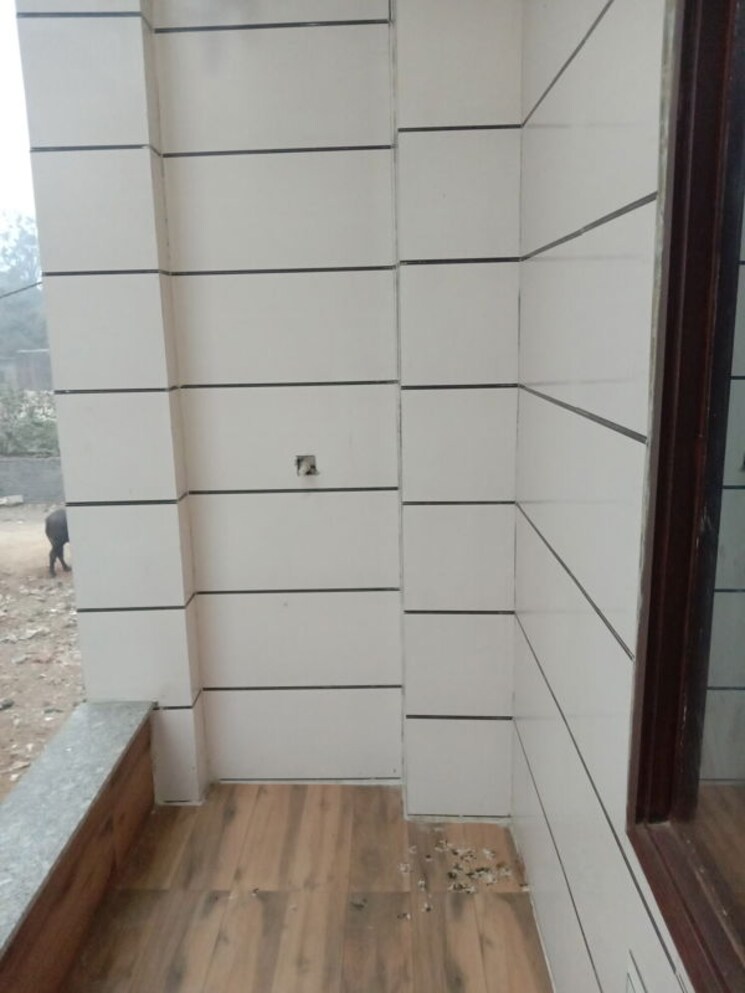 Bathroom, dwarka mor 2 Bedroom 558 Sq.Ft. Builder Floor In Dwarka Mor Delhi 9729060