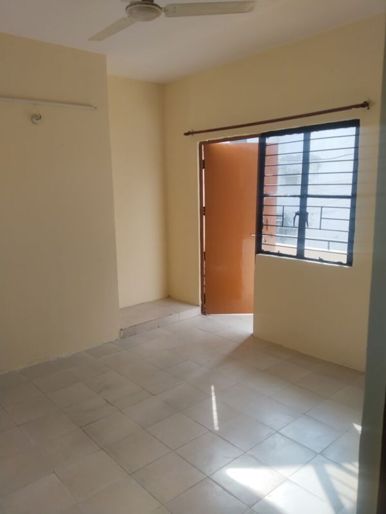 Room, gomti nagar 2 Bedroom 700 Sq.Ft. Builder Floor In Gomti Nagar Lucknow 9729136