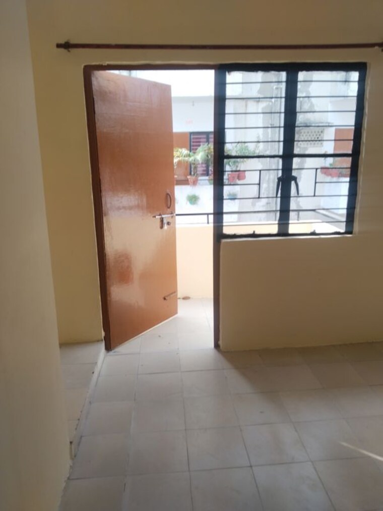 Room, gomti nagar 2 Bedroom 700 Sq.Ft. Builder Floor In Gomti Nagar Lucknow 9729136