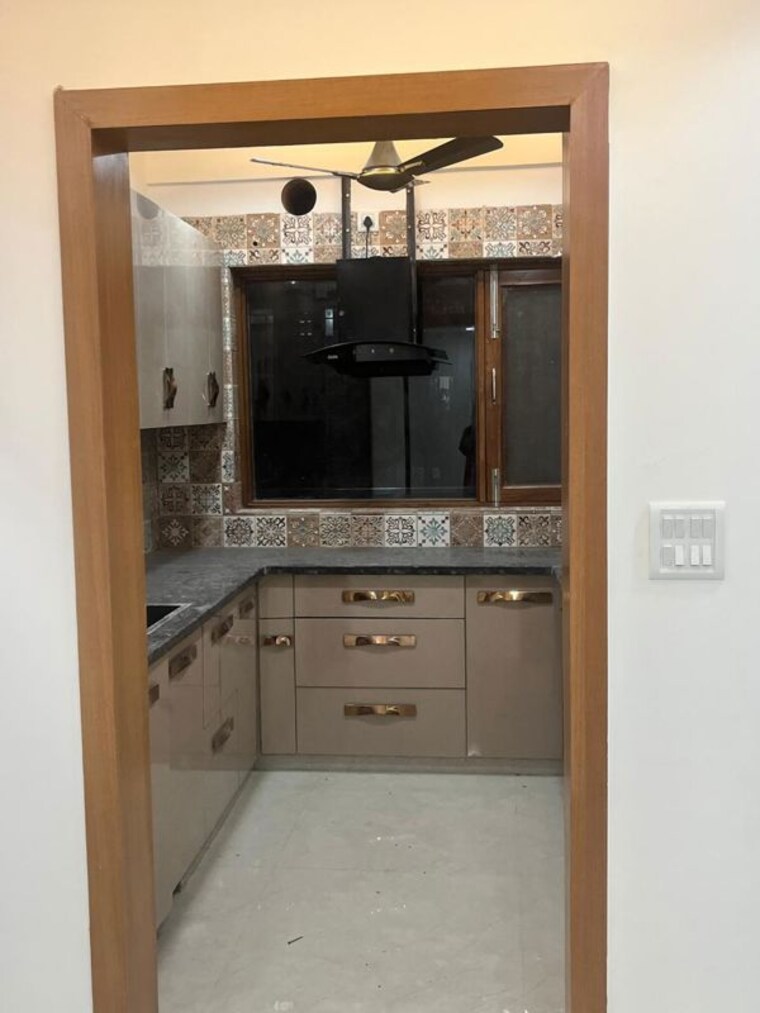 Kitchen, sector 57 3 Bedroom 260 Sq.Yd. Builder Floor In Sector 57 Gurgaon 9729142