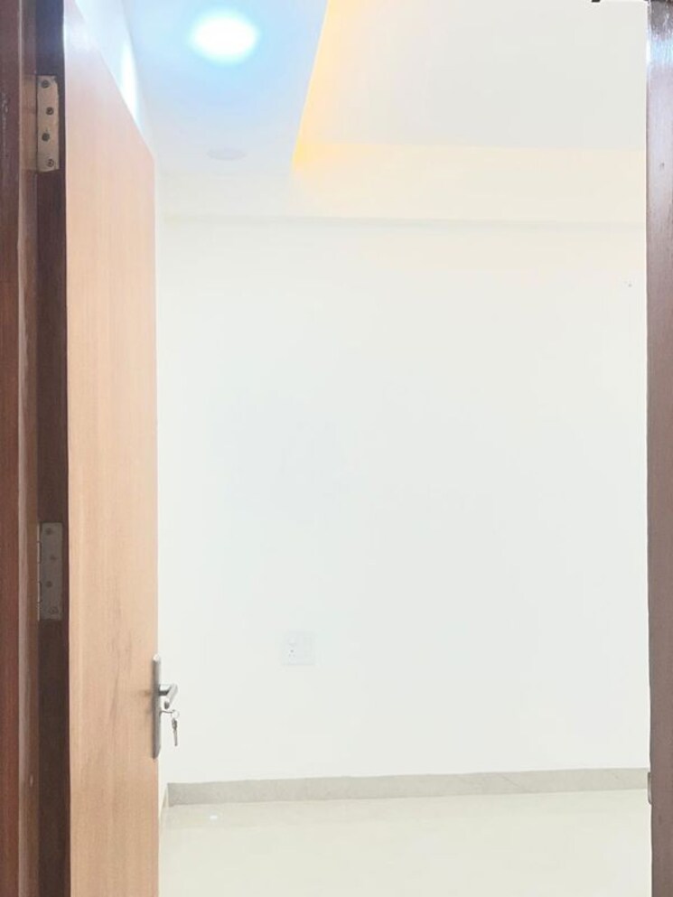 Room, sector 57 3 Bedroom 260 Sq.Yd. Builder Floor In Sector 57 Gurgaon 9729142