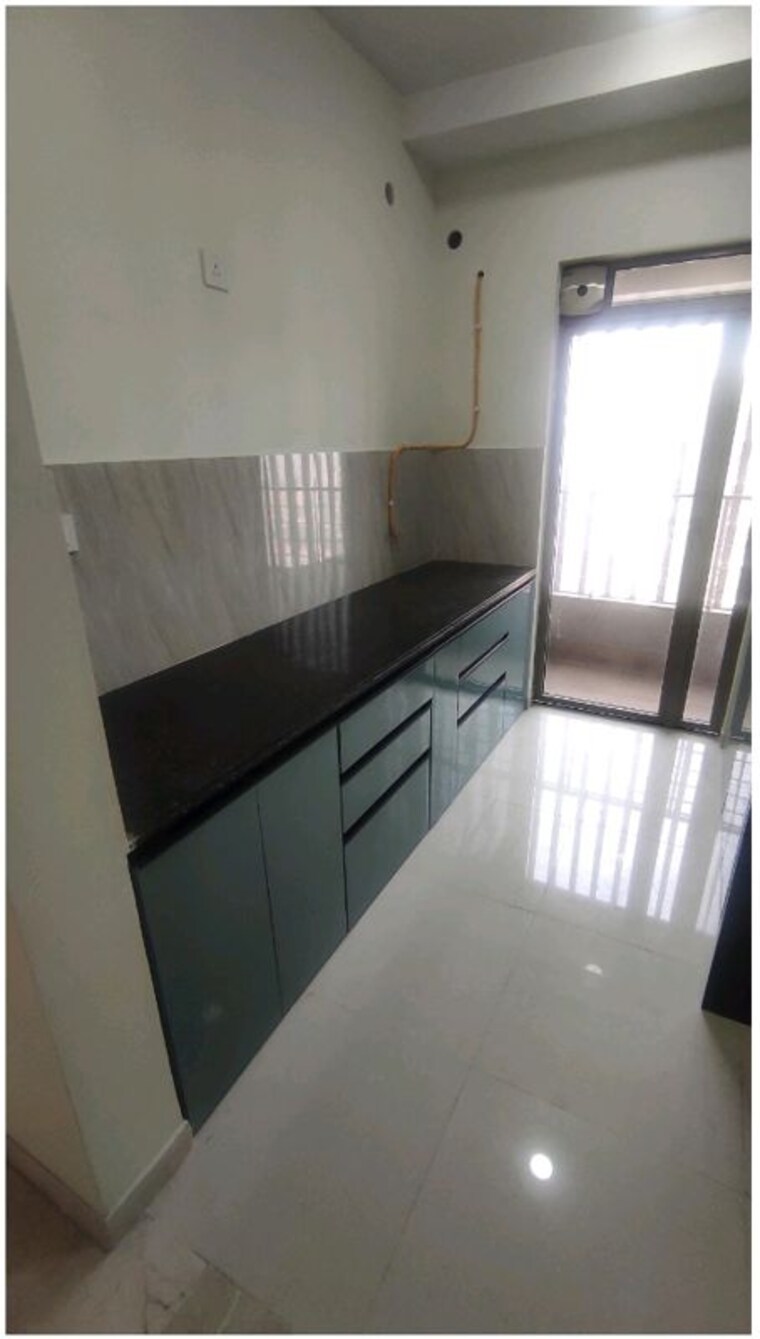 Kitchen, kalpataru-paramount 2 Bedroom 711 Sq.Ft. Apartment In Kapur Bawdi Thane 9729159