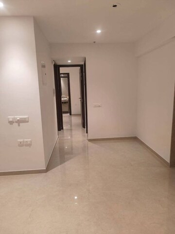 Room in 2 BHK Apartment at Hiranandani Castle Rock, Powai – for Sale