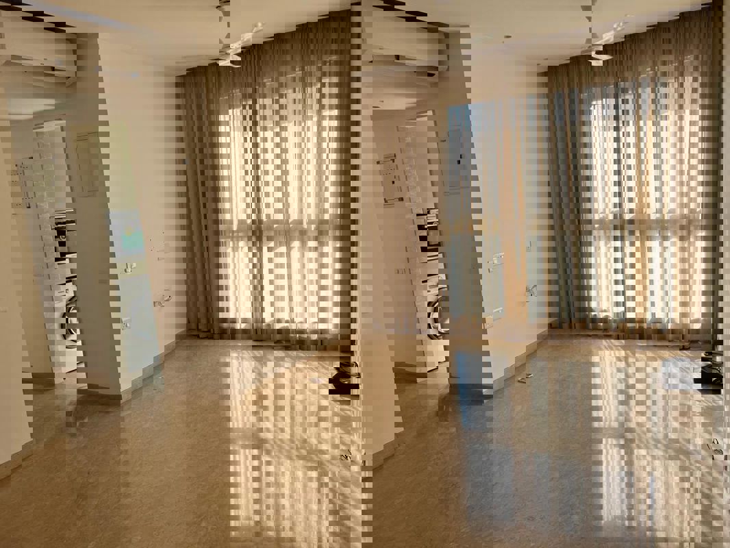 1 BHK + Extra Room 379 Sq.Ft. Apartment in Hiranandani Regent Hill