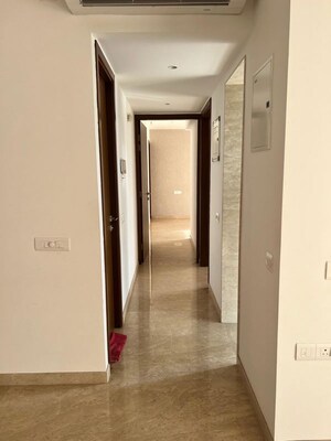  1 BHK Apartment at Hiranandani Regent Hill, Powai – for Sale