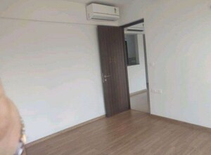 Room in 1 BHK Apartment at Indiabulls One Indiabulls, Pokhran Road No Two – for Rent