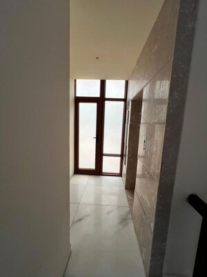 Staircase in 4 BHK Villa at SS Hibiscus, Sector 50 – for Rent