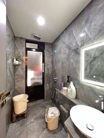 Bathroom in 3 BHK Apartment at Platinum Palm Woods, Seawoods Sector 38 – for Sale