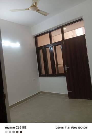 Room in 3 BHK Apartment at Civitech Sampriti, Sector 77 – for Rent