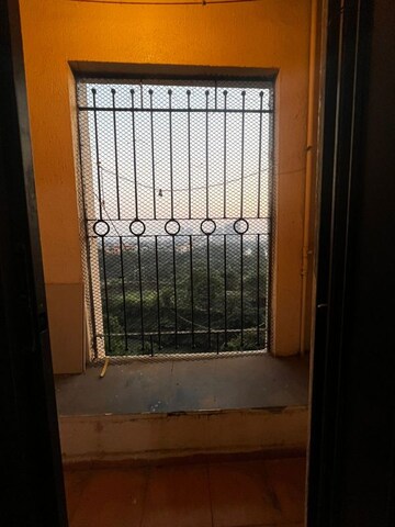 Room in 3 BHK Apartment at Sanpada Sector 11 – for Sale