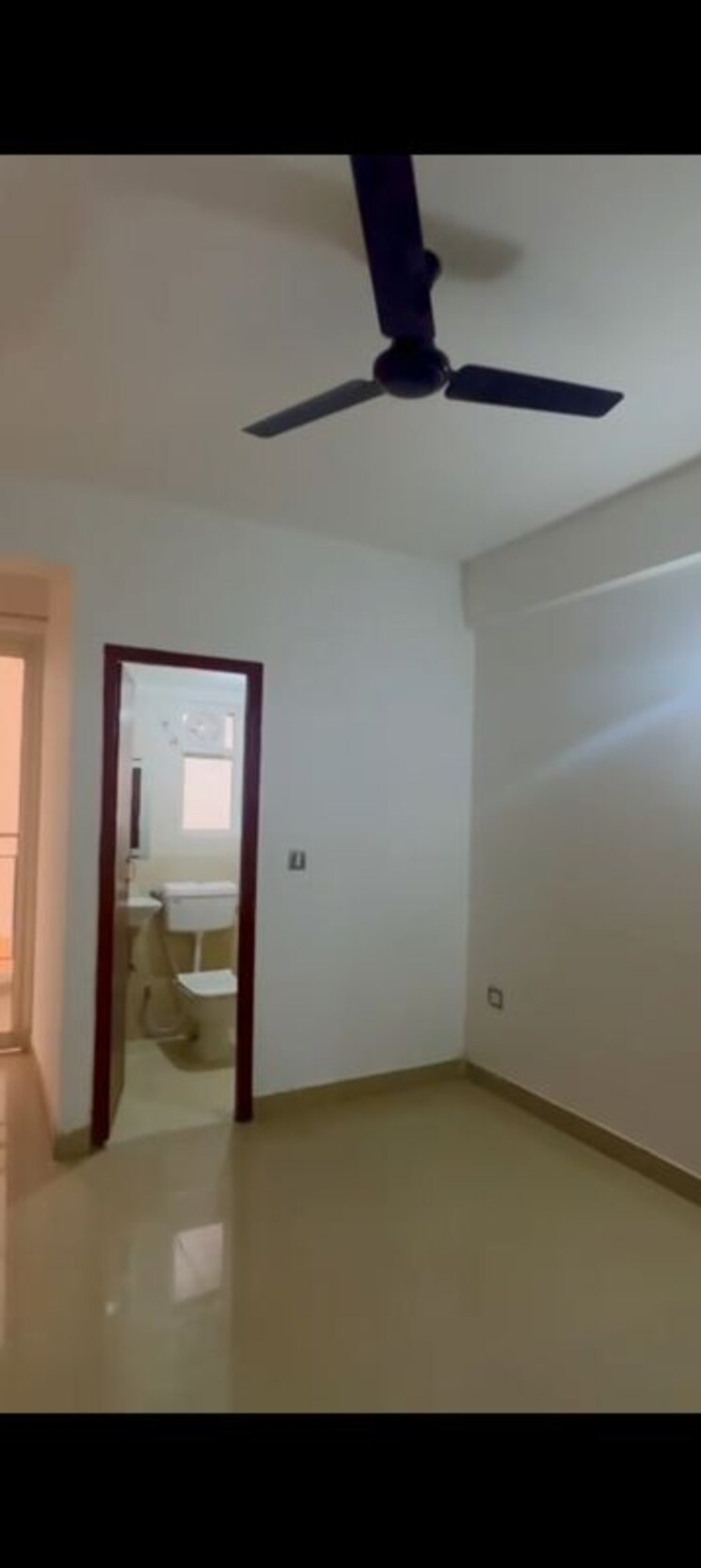 Room, rof-amaltas 3 Bedroom 745 Sq.Ft. Apartment In Sector 92 Gurgaon 9729296