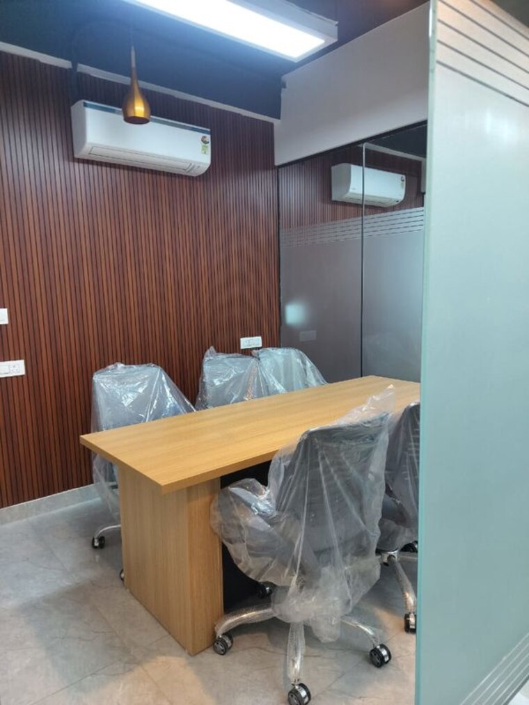 Team Area, sector 63 Commercial Office Space 1200 Sq.Ft. In Sector 63 Noida 9729320