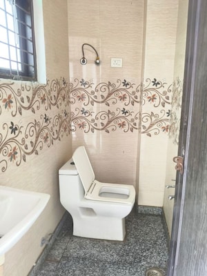 Bathroom in 1 BHK Builder Floor at Malviya Nagar – for Rent