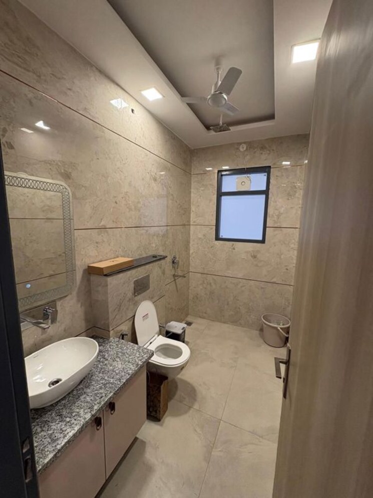 Bathroom, sector 31 Studio 655 Sq.Ft. Builder Floor In Sector 31 Gurgaon 9729333