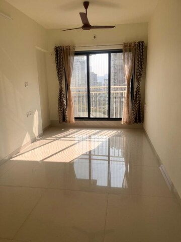 Room in 1 BHK Apartment at Oxford Navrang Crystal, Goregaon West – for Rent