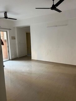 3 BHK + Servant Room Apartment For Rent in Paras Tierea