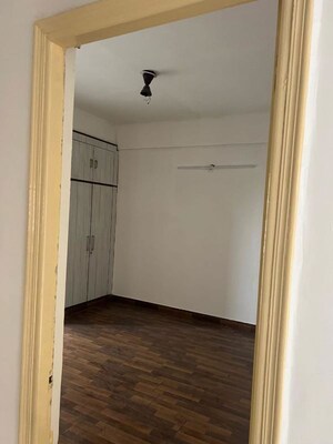 Room in 3 BHK Apartment at Paras Tierea, Sector 137 – for Rent