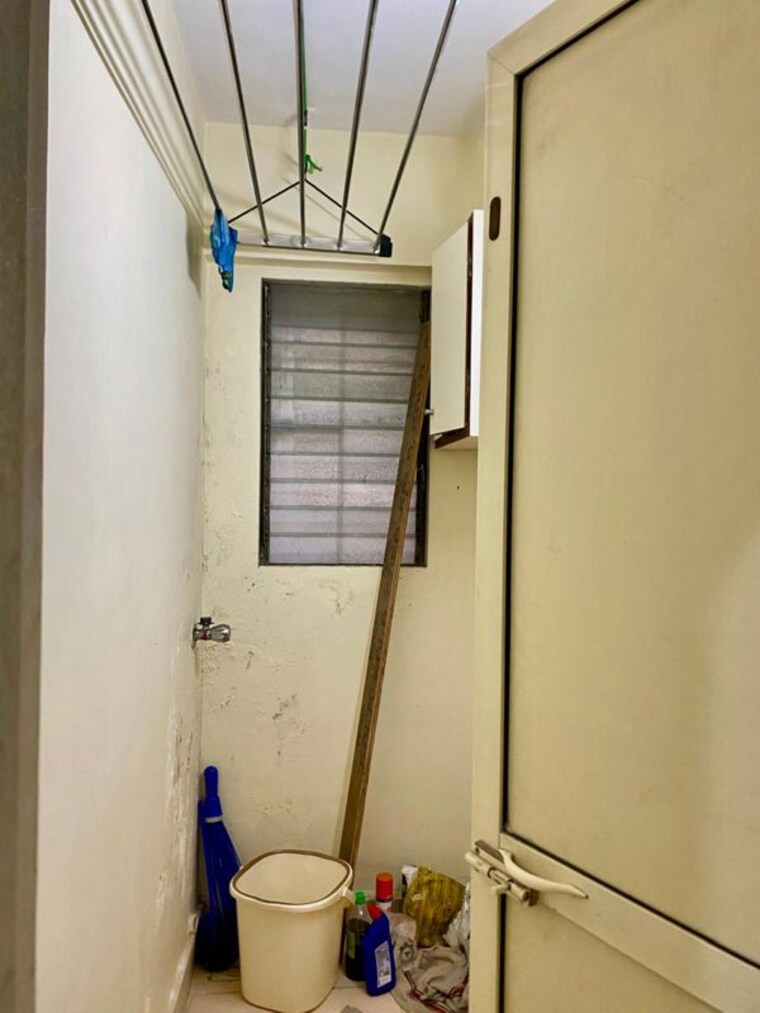 undefined, goregaon-west-view-chs 3 Bedroom 650 Sq.Ft. Apartment In Goregaon West Mumbai 9729343