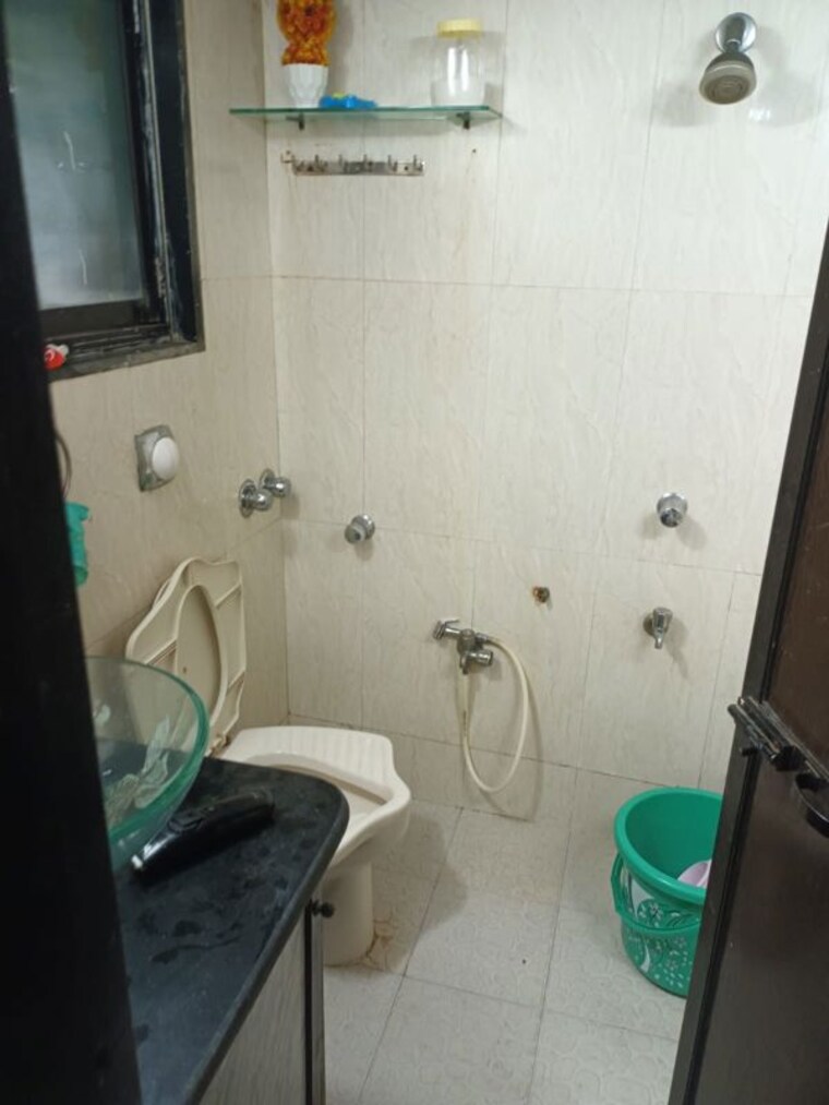 Bathroom, best-complex-andheri-west 2 Bedroom 650 Sq.Ft. Apartment In Andheri West Mumbai 9729344