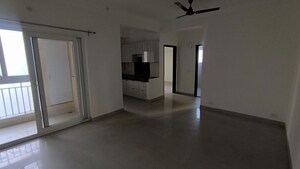 Room in 2 BHK Apartment at Paramount Floraville, Sector 137 – for Rent