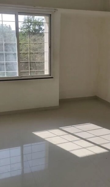 Room in 2.5 BHK Apartment at Kundan The Landmark, Undri – for Rent