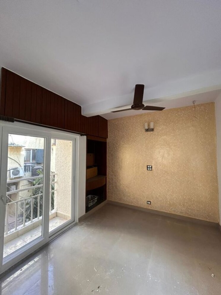 Room, greater kailash i 3 Bedroom 1850 Sq.Ft. Apartment In Greater Kailash I Delhi 9729367