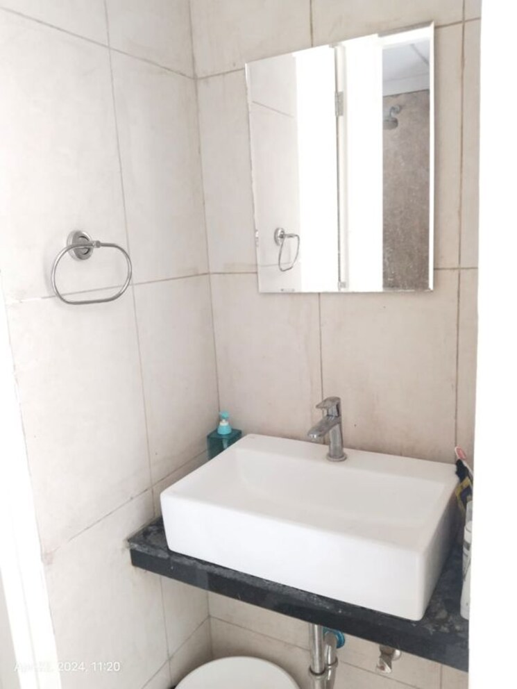 Bathroom, pride-signum 2 Bedroom 850 Sq.Ft. Apartment In Wakad Pune 9729387
