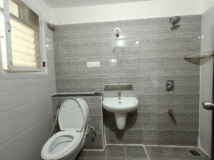 Bathroom, dsr-rainbow-heights 2 Bedroom 1150 Sq.Ft. Apartment In Hsr Layout Bangalore 9728797