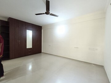 Room in 2 BHK Apartment at DSR Rainbow Heights, Hsr Layout – for Sale