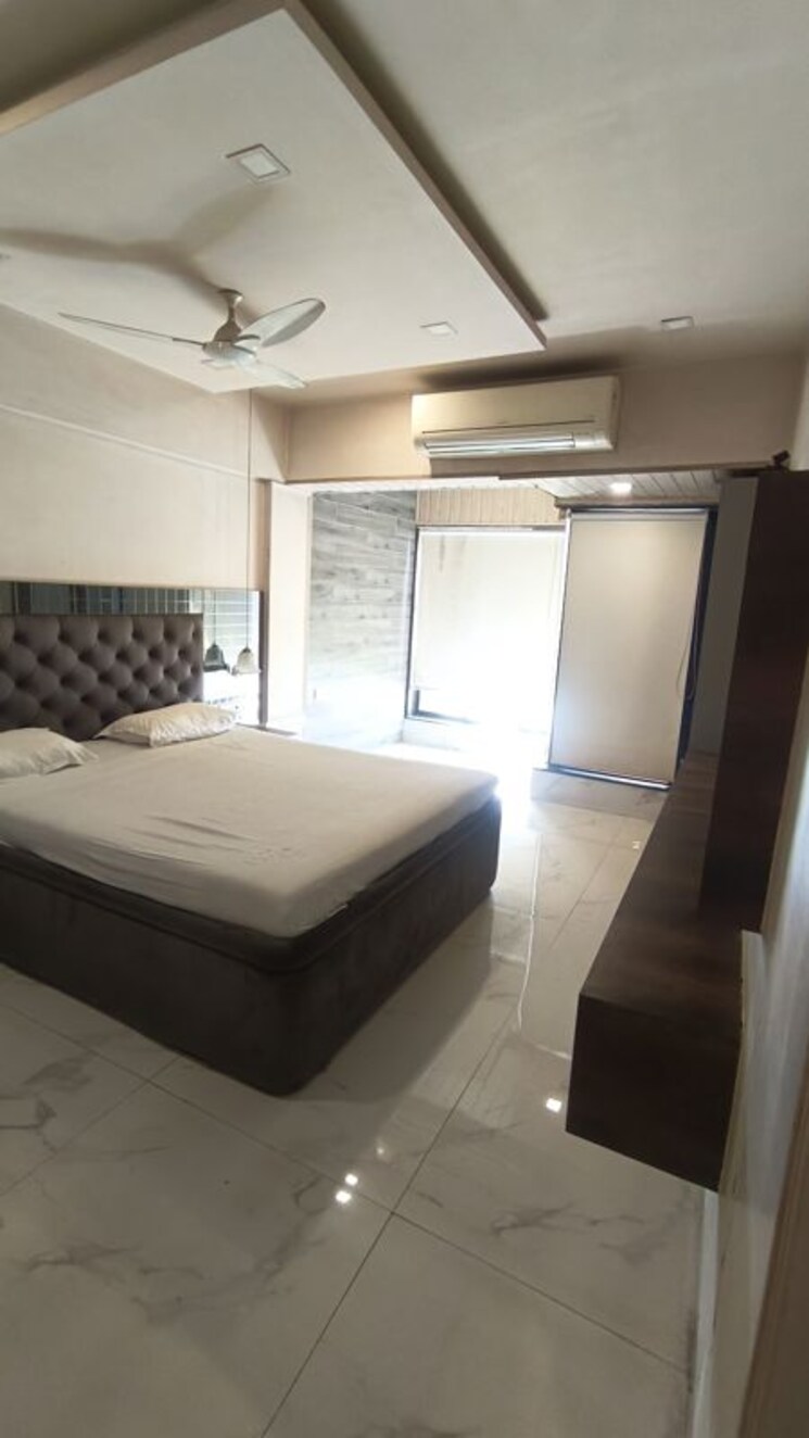 Bedroom, sea-shell-chs 2 Bedroom 640 Sq.Ft. Apartment In Juhu Mumbai 9729403