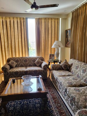 Bedroom in 3 BHK Builder Floor at Green Wood City, Sector 45 – for Rent