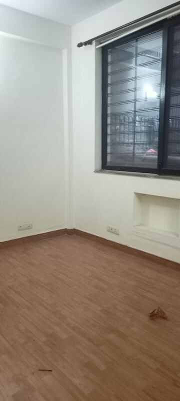 Room in 2 BHK Builder Floor at DLF City Gurgaon, Sector 27 – for Rent