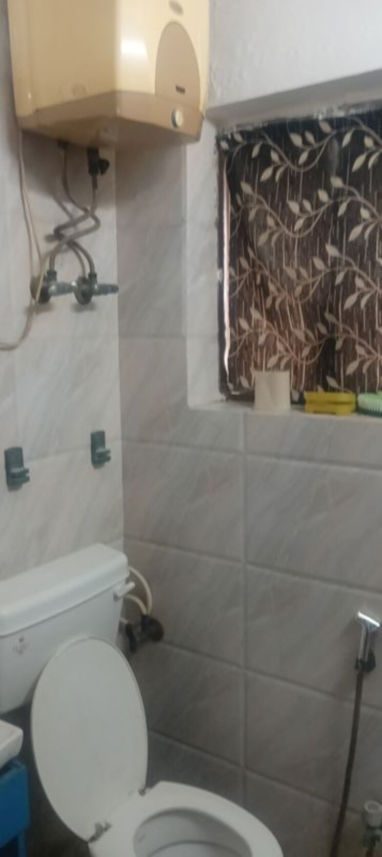 Bathroom, shatabdi-vihar 2 Bedroom 950 Sq.Ft. Apartment In Sector 52 Noida 9729442