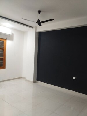 Room in  Office Space at Gomti Nagar – for Rent
