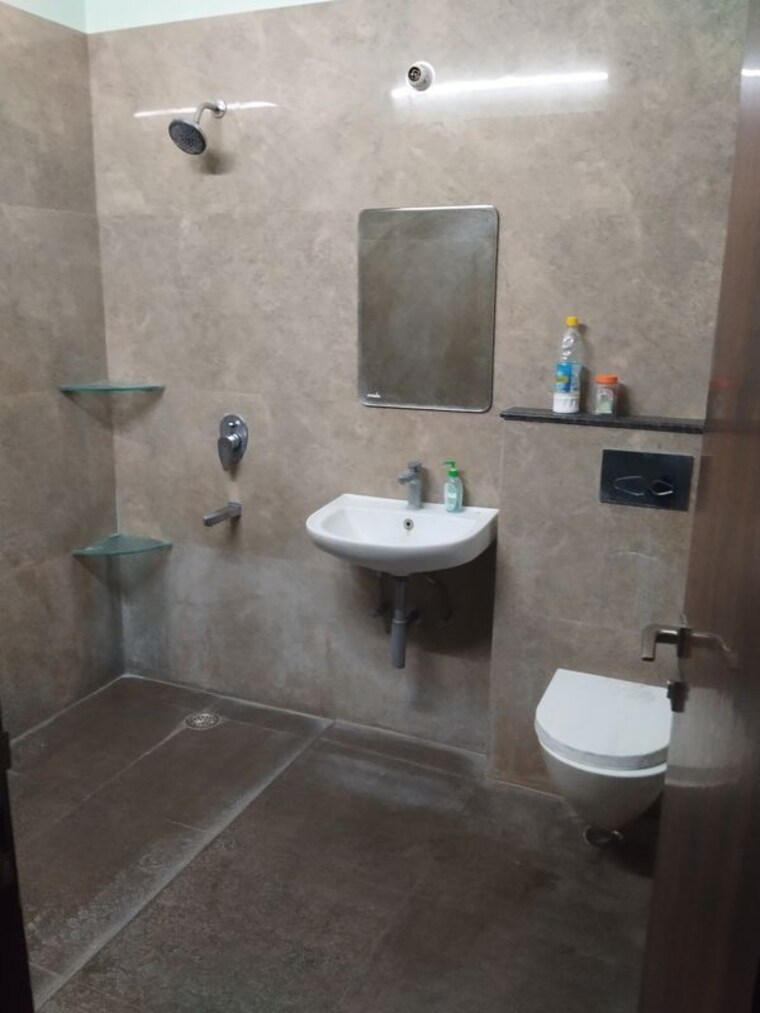 Bathroom, gomti nagar 4 Bedroom 3250 Sq.Ft. Independent House In Gomti Nagar Lucknow 9729451