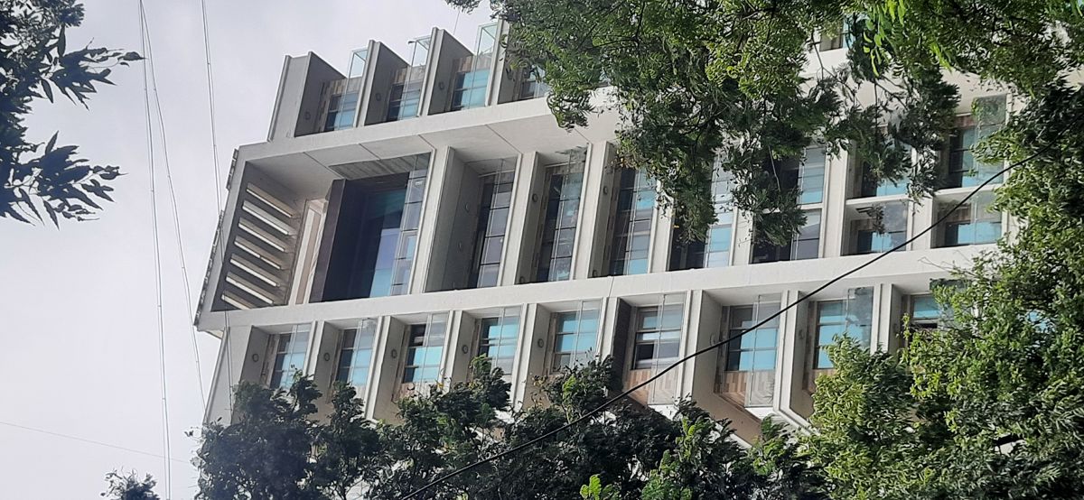 3 BHK + Servant Room Apartment For Sale in Brand Newbuilding