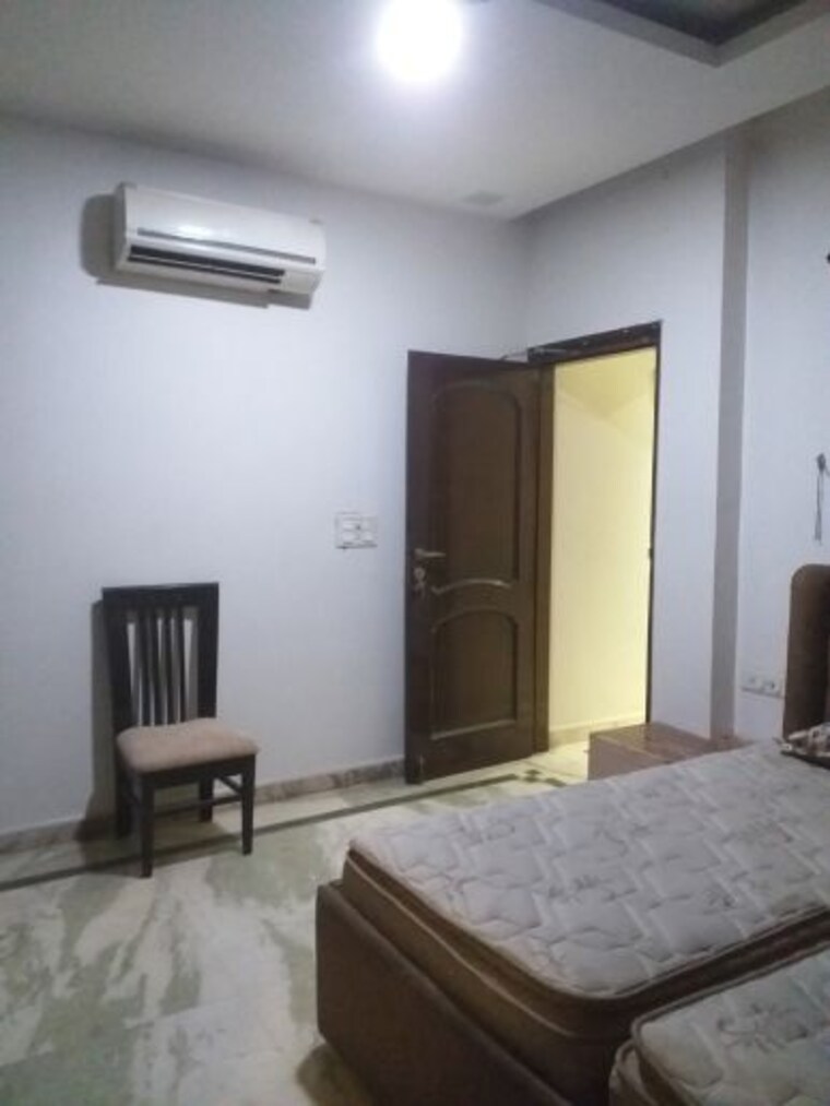 Bedroom, east patel nagar 3 Bedroom 1780 Sq.Ft. Builder Floor In East Patel Nagar Delhi 9729489